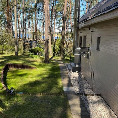 River Bank Vacation Home Jūrkalne Exteriör bild